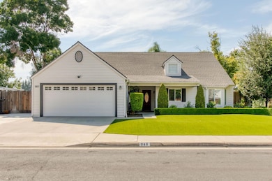 948 N Adler Ave, Clovis, CA 93611 - photo 4