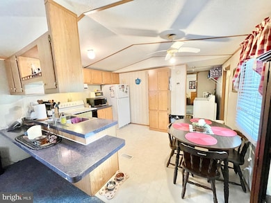 1024 Warm Spring Rd unit 26, Chambersburg, PA 17202 - photo 4