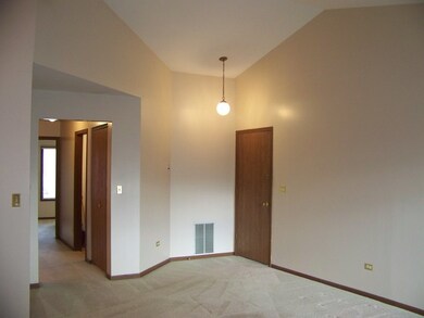 1467 Fairlane Dr unit 2A, Schaumburg, IL 60193 - photo 4