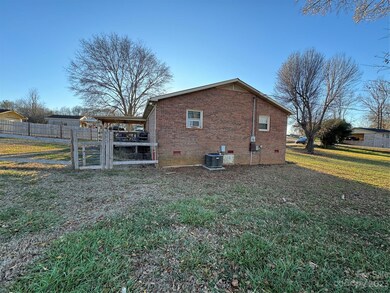 530 April Dr, Shelby, NC 28152 - photo 7