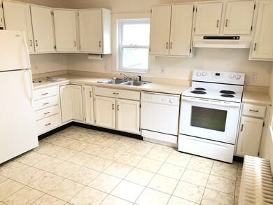 31 Rowland St, Marblehead, MA 01945 - photo 4