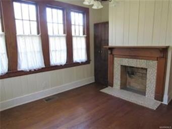 Bedroom 1 with fireplace or could be used as an of