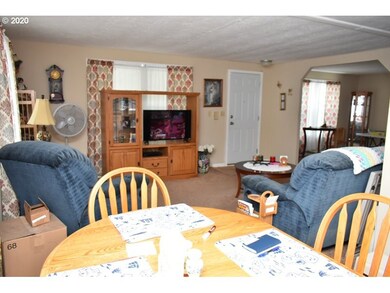 Living Room/Dining Room