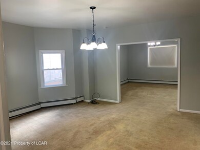 611 LOCUST LR DR