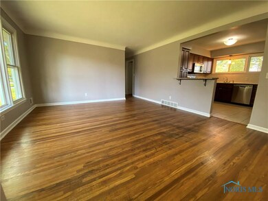 2411 Charlotte St, Toledo, OH 43613 - photo 5