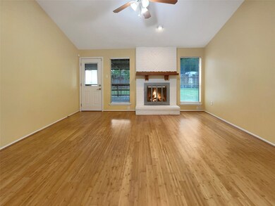 7702 Western Oak Ln, Houston, TX 77040 - photo 3