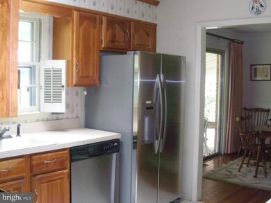 5901 Linthicum Ln, Linthicum Heights, MD 21090 - photo 4