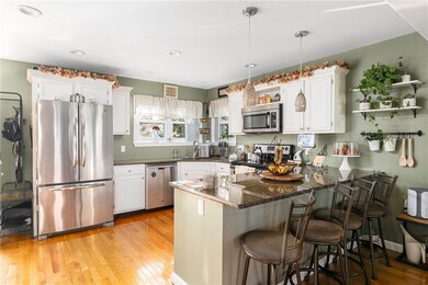 37 Seaview St, Fall River, MA 02724 - photo 7