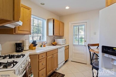 160 Stout Ave unit 1, Middlesex, NJ 08846 - photo 5