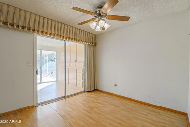 10401 W Caron Dr, Sun City, AZ 85351 - photo 4
