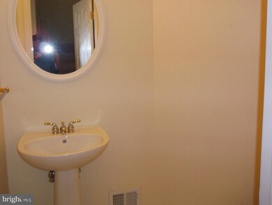 20373 Cottswold Terrace unit 75, Sterling, VA 20165 - photo 7