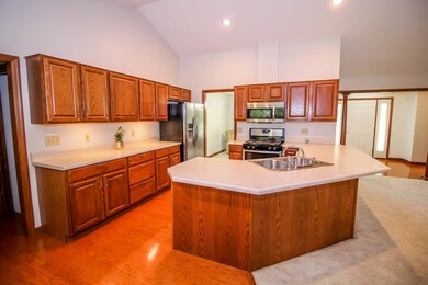 430 Palm Dr, Marysville, OH 43040 - photo 2