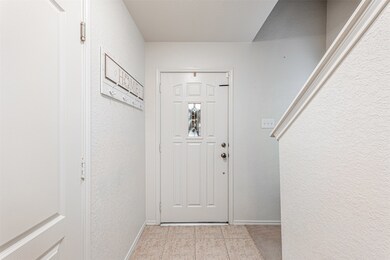 8715 Summerset Meadow Ct, Houston, TX 77075 - photo 4