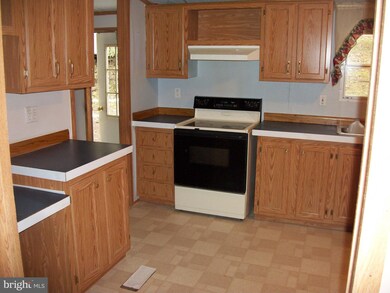 150 English Muffin Ct, Berkeley Springs, WV 25411 - photo 3