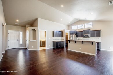 6_Living Room