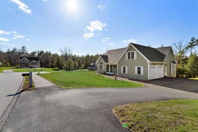 11 Windy Hollow Cir, MerriMacK, NH 03054 - photo 2