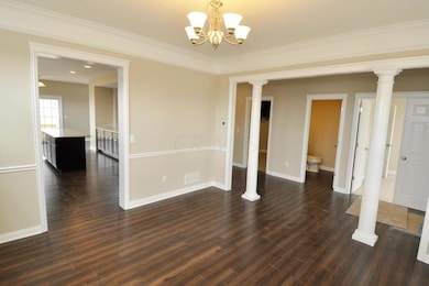 [L643_Z6]COLU_BLT_643_dining_room4_47