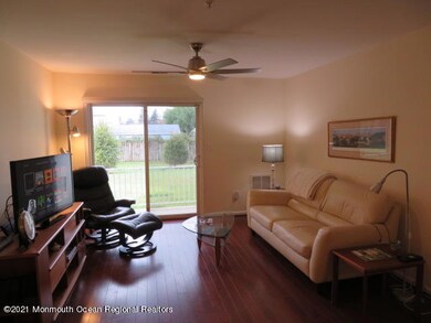 220 Wedgewood Cir, Belford, NJ 07718 - photo 4