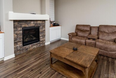 60491 Hedgewood Ln, Bend, OR 97702 - photo 3