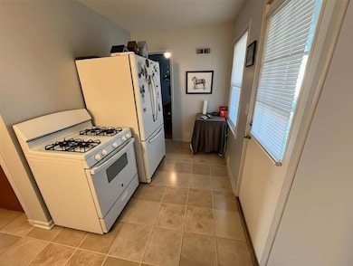 390 E Gray St, Martinsville, IN 46151 - photo 6