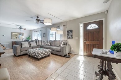 7004 Larimer Ct, Tampa, FL 33615 - photo 5