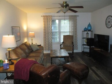 526 Frederick St, Reading, PA 19608 - photo 7