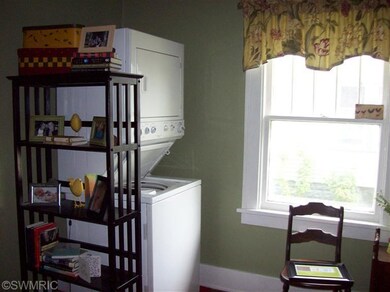 1323 Maple St, Niles, MI 49120 - photo 3