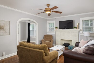 Beautiful Hardwoods with lots of light, and gas lo