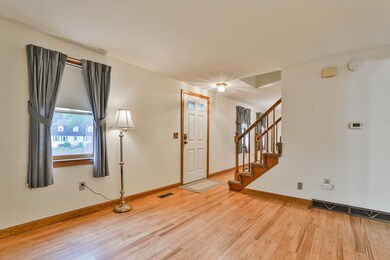 9 Chung St, Nashua, NH 03062 - photo 2