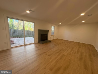 7842 Ashley Glen Rd, Annandale, VA 22003 - photo 5