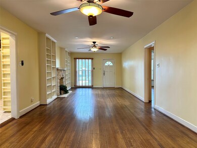 709 W 34th St, Houston, TX 77018 - photo 3