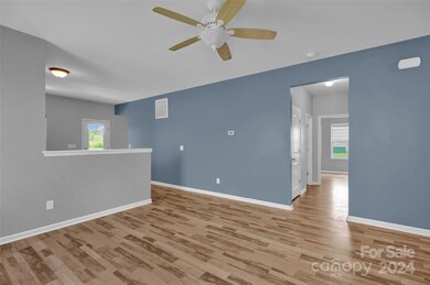 2318 Marthas Ridge Dr, Statesville, NC 28625 - photo 4