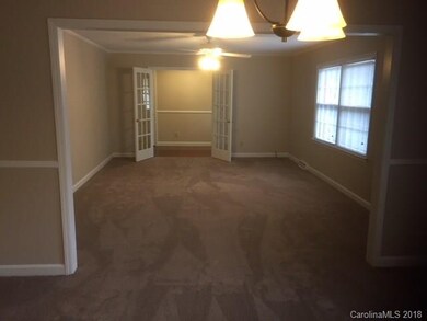 906 Carolyn St, Statesville, NC 28677 - photo 5