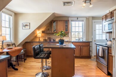 4-Kitchen1
