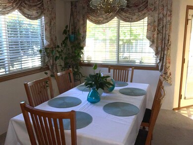 953 Westrop Dr, Central Point, OR 97502 - photo 3