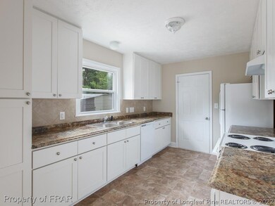 302 Roxie Ave, Fayetteville, NC 28304 - photo 3