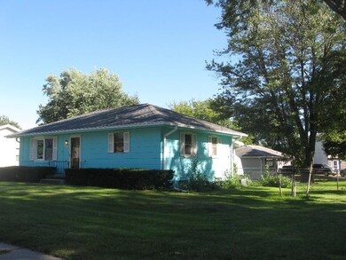 403 E Trowbridge St, Des Moines, IA 50315 - photo 2