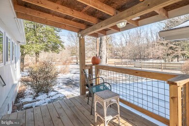 12101 Daisy Ln, Glenn Dale, MD 20769 - photo 5