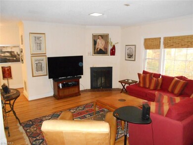 Spacious living room