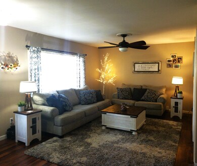 320 W Spring St, Bluffton, IN 46714 - photo 2