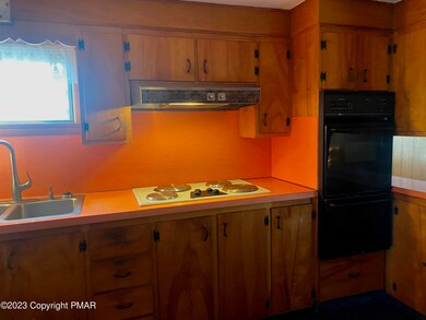 221 Summit Ave, Pocono Summit, PA 18346 - photo 6