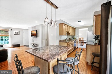 8618 Hayshed Ln, Columbia, MD 21045 - photo 3