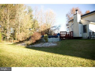 909 Shamrock Ct, Royersford, PA 19468 - photo 3