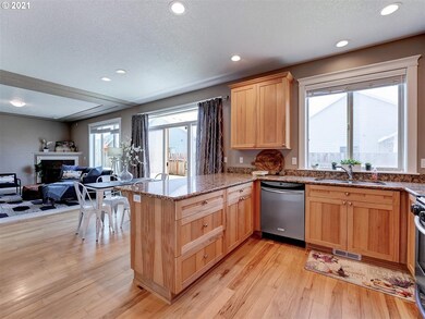 652 June Dr, Molalla, OR 97038 - photo 5