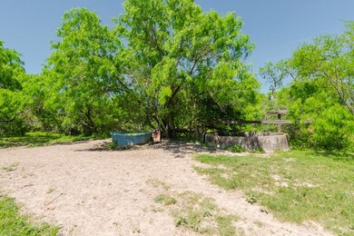000 Ellis Rd, Beeville, TX 78102 - photo 7