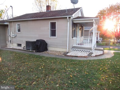 203 W 5th Ave, Ranson, WV 25438 - photo 2