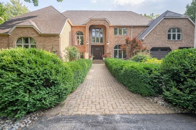 2404 N Quail Run Dr, Midland, MI 48642 - photo 2