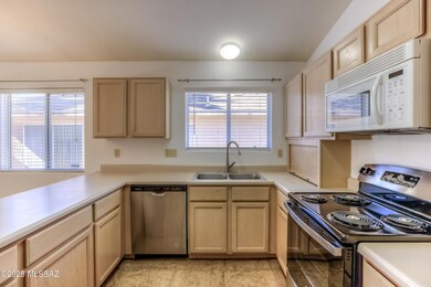 9 Kitchen photo a
