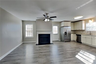 3747 Chesapeake Trace Ln, Flowery Branch, GA 30542 - photo 2