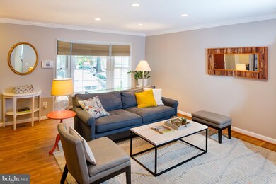 10617 Alison Dr, Burke, VA 22015 - photo 3